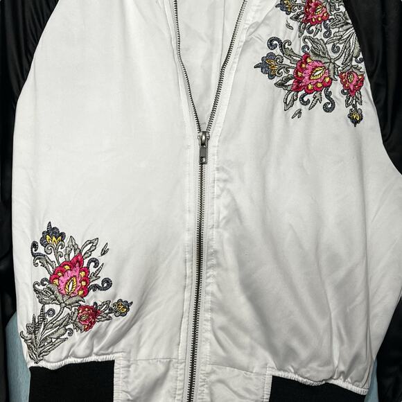 Vintage Y2K Bomber Jacket IZ Byer Size Small Satin Embroidered Baseball Retro - Picture 4 of 11